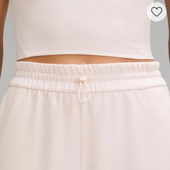 Lululemon softstreme in strawberry milkshake **NEW** - Picture 3 of 8